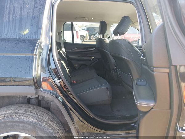 2023 JEEP GRAND CHEROKEE LAREDO 4X4