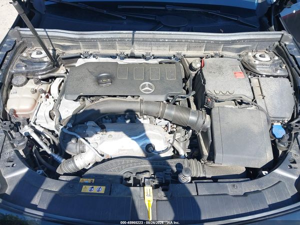 2022 MERCEDES-BENZ GLB 250 4MATIC — I10