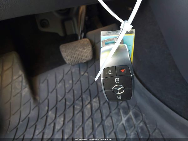 2022 MERCEDES-BENZ GLB 250 4MATIC — I11
