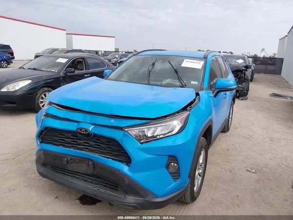 2020 TOYOTA RAV4 XLE — I2