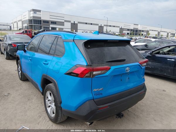 2020 TOYOTA RAV4 XLE — I3