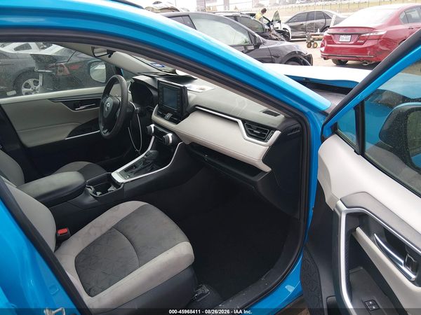 2020 TOYOTA RAV4 XLE — I5