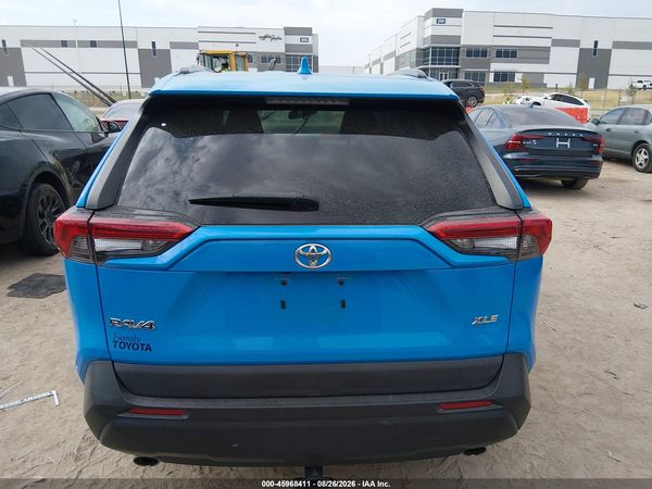 2020 TOYOTA RAV4 XLE — I119