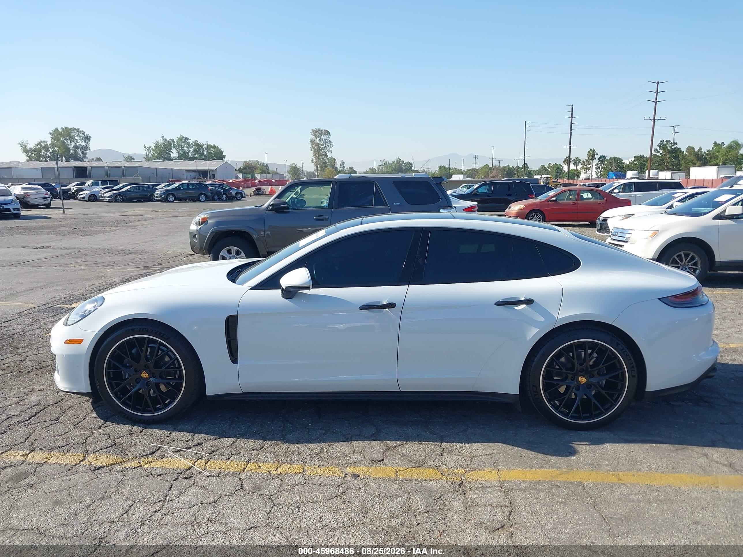 2022 PORSCHE PANAMERA
