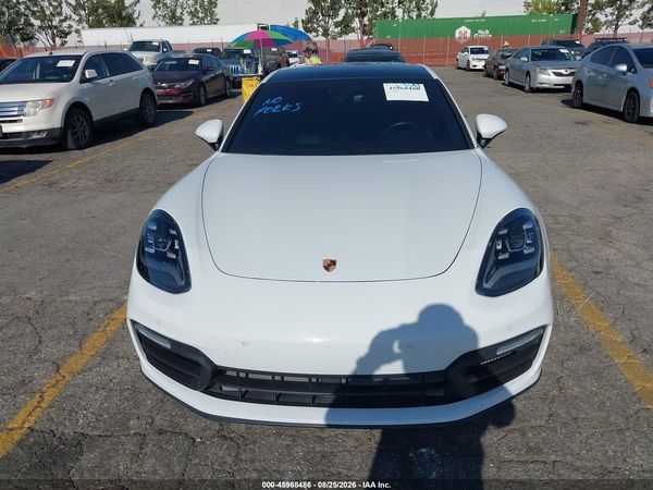 2022 PORSCHE PANAMERA