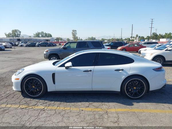 2022 PORSCHE PANAMERA