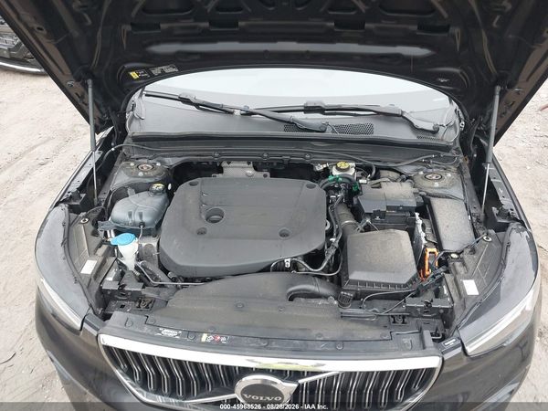 2024 VOLVO XC40 B5 PLUS BRIGHT THEME