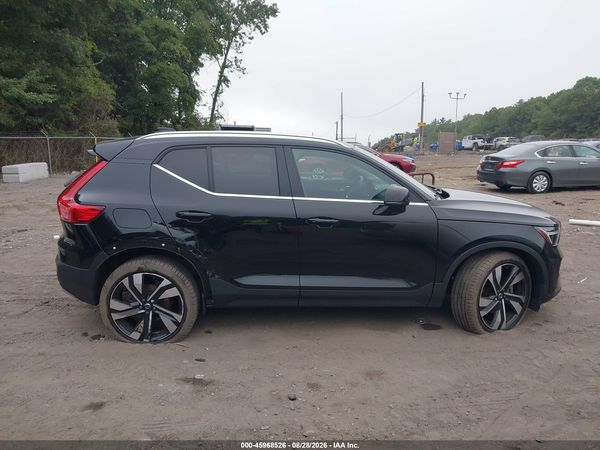 2024 VOLVO XC40 B5 PLUS BRIGHT THEME