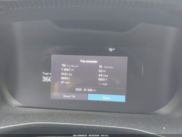 2024 VOLVO XC40 B5 PLUS BRIGHT THEME