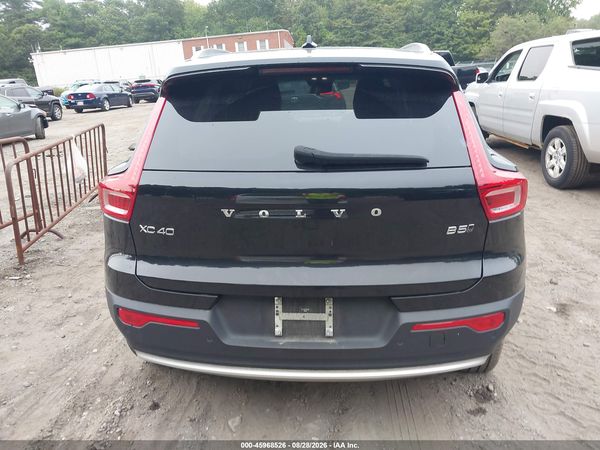 2024 VOLVO XC40 B5 PLUS BRIGHT THEME