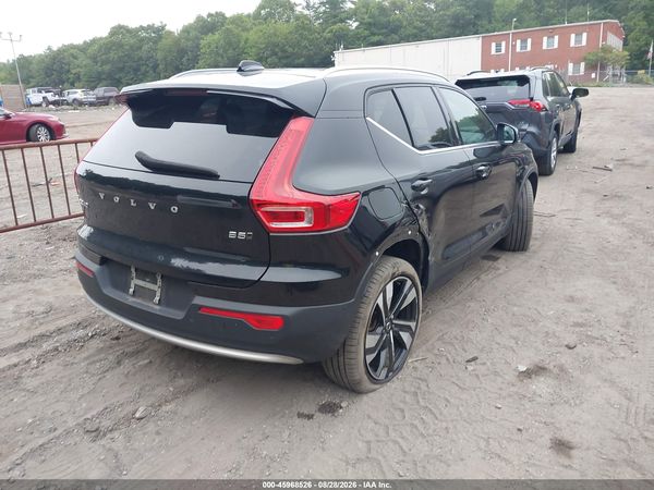 2024 VOLVO XC40 B5 PLUS BRIGHT THEME