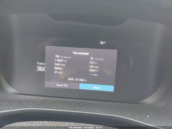 2024 VOLVO XC40 B5 PLUS BRIGHT THEME