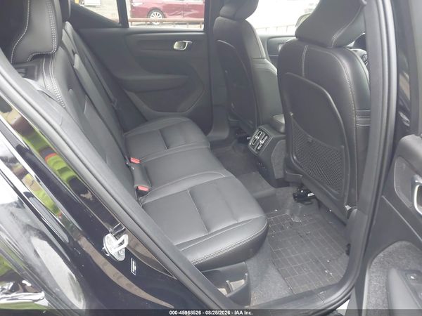 2024 VOLVO XC40 B5 PLUS BRIGHT THEME