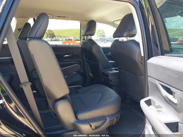 2026 TOYOTA GRAND HIGHLANDER XLE — I8