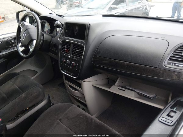 2013 DODGE GRAND CARAVAN SXT — I5