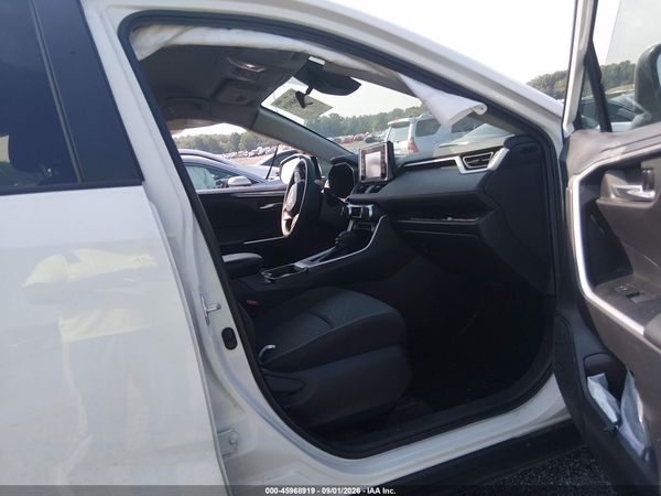 2022 TOYOTA RAV4 XLE — I5