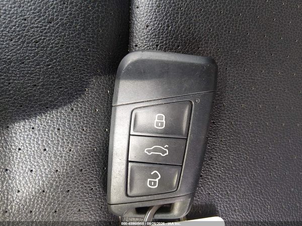 2018 VOLKSWAGEN ATLAS 3.6L V6 SE — I11
