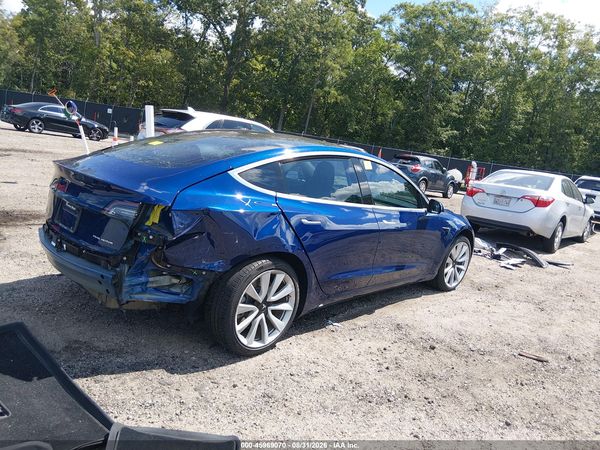 2018 TESLA MODEL 3 — I4