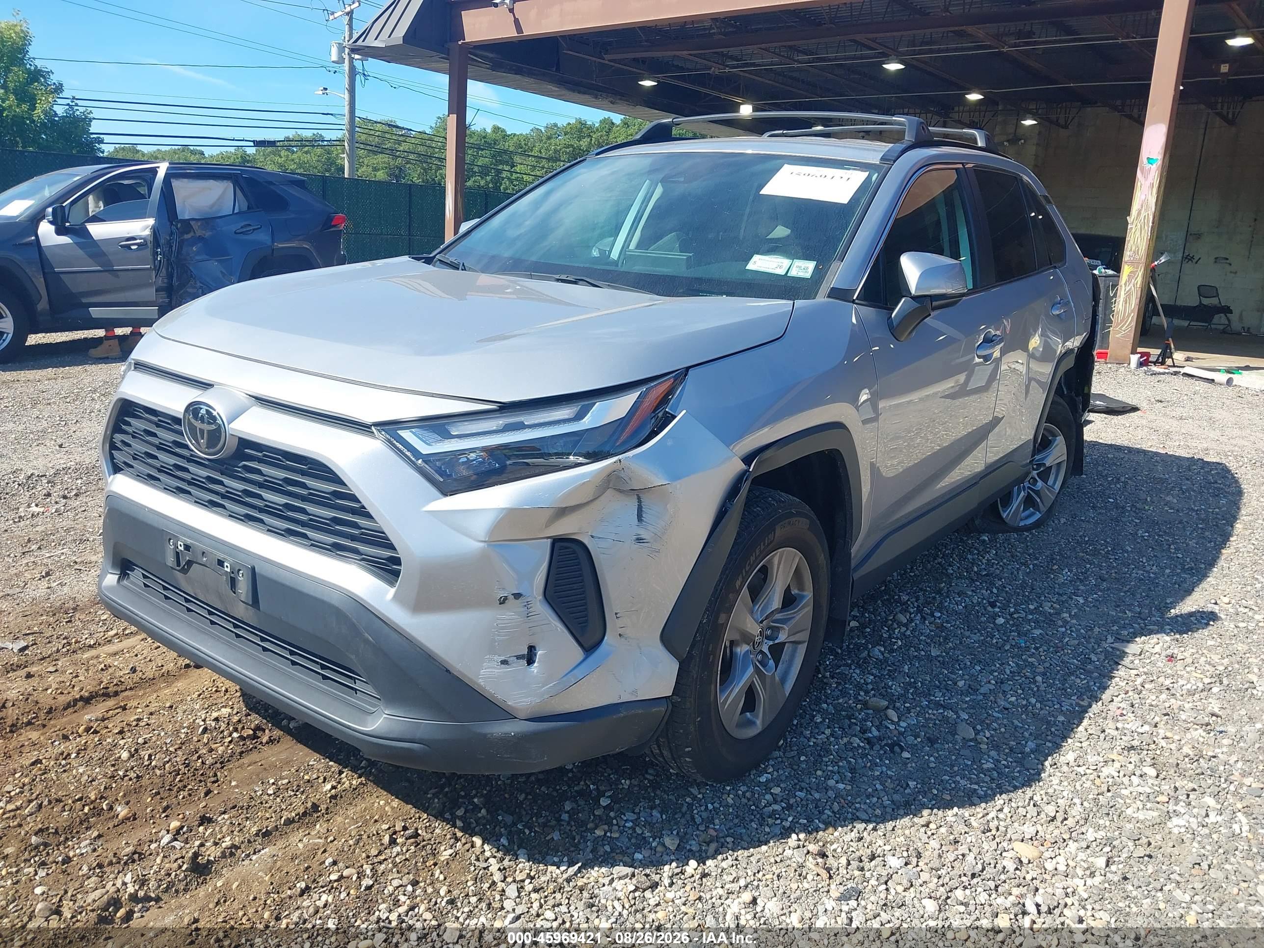 2024 TOYOTA RAV4 XLE — I2