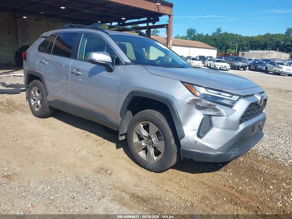 2024 TOYOTA RAV4 XLE — I1