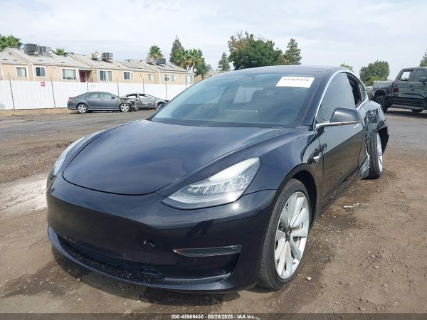 2018 TESLA MODEL 3 — I2
