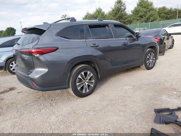 2023 TOYOTA HIGHLANDER XLE — I4