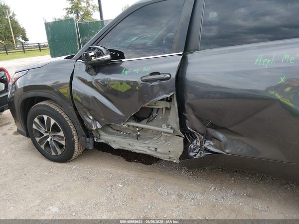 2023 TOYOTA HIGHLANDER XLE — I152