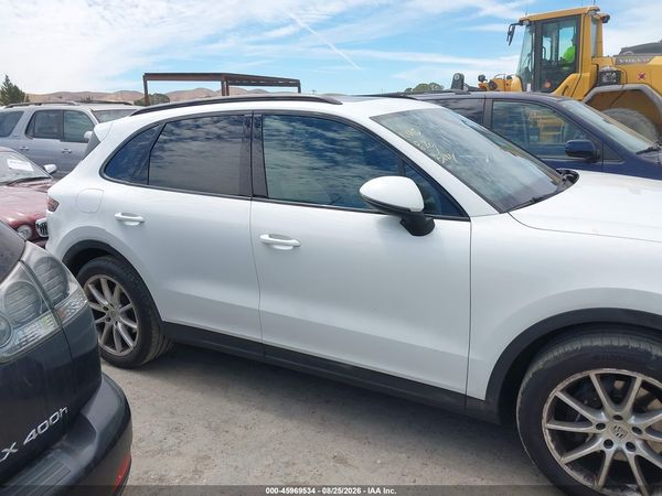 2020 PORSCHE CAYENNE