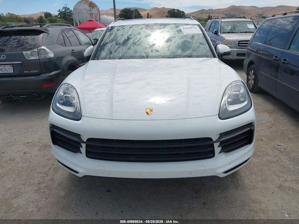2020 PORSCHE CAYENNE