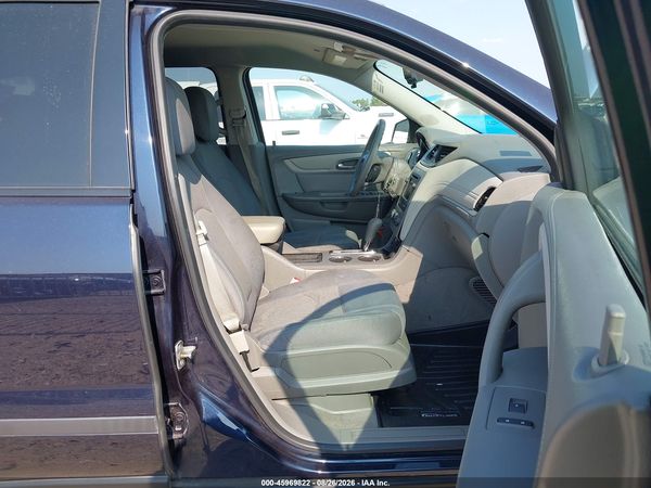 2015 CHEVROLET TRAVERSE LS — I5
