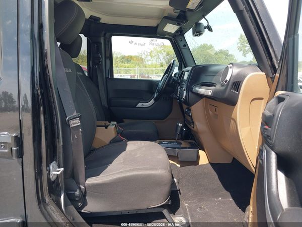 2017 JEEP WRANGLER UNLIMITED SAHARA 4X4 — I5