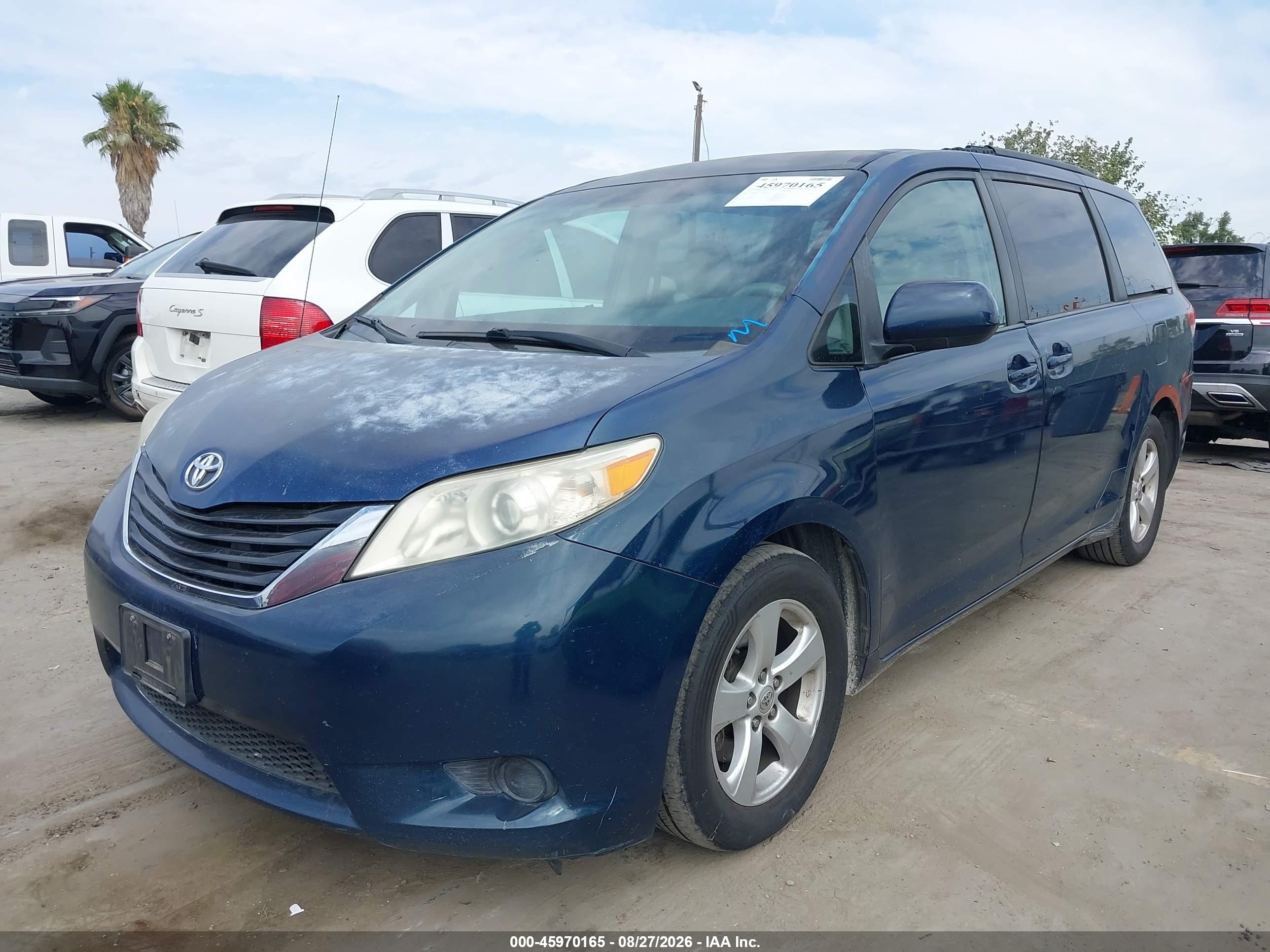 2012 TOYOTA SIENNA LE V6 8 PASSENGER — I2