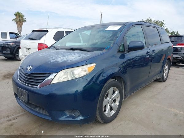 2012 TOYOTA SIENNA — I2
