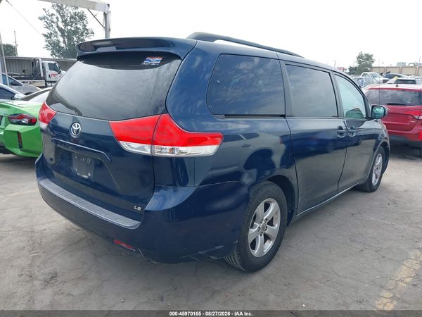 2012 TOYOTA SIENNA — I4