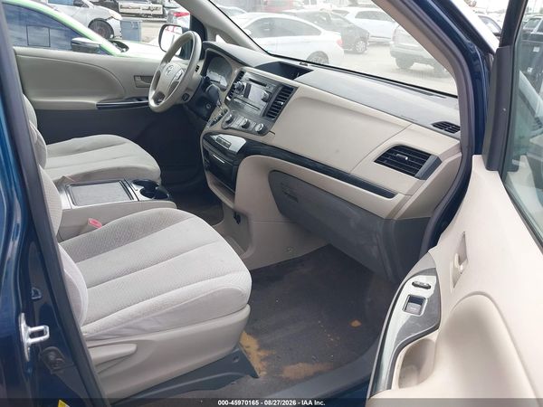 2012 TOYOTA SIENNA LE V6 8 PASSENGER — I5