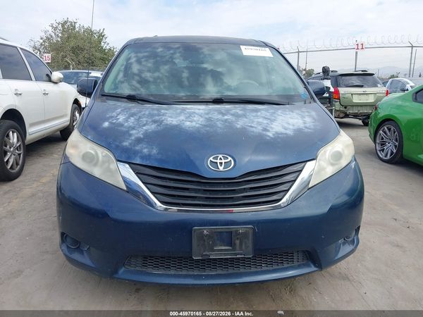 2012 TOYOTA SIENNA LE V6 8 PASSENGER — I115