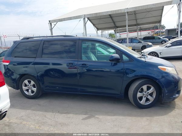 2012 TOYOTA SIENNA LE V6 8 PASSENGER — I116