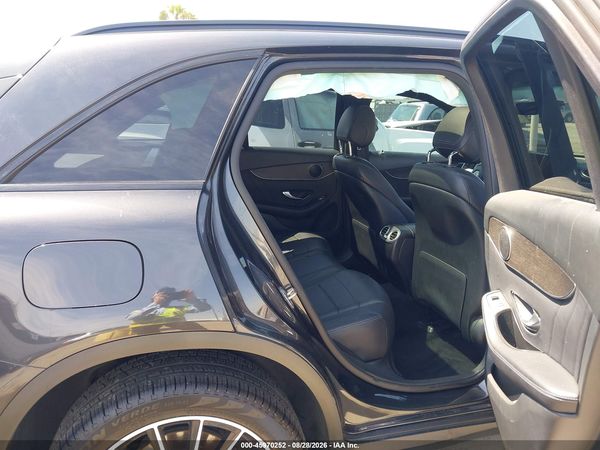 2020 MERCEDES-BENZ GLC 300 GLC300 — I8