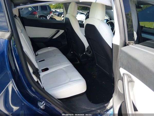 2021 TESLA MODEL Y — I8