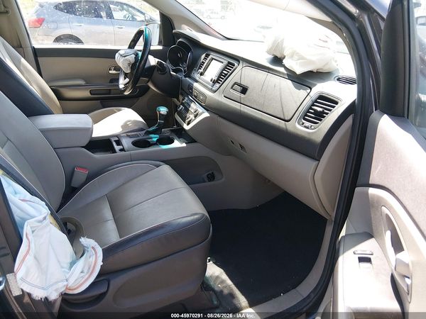 2017 KIA SEDONA LX — I5