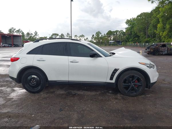 2016 INFINITI QX70