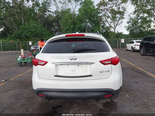 2016 INFINITI QX70