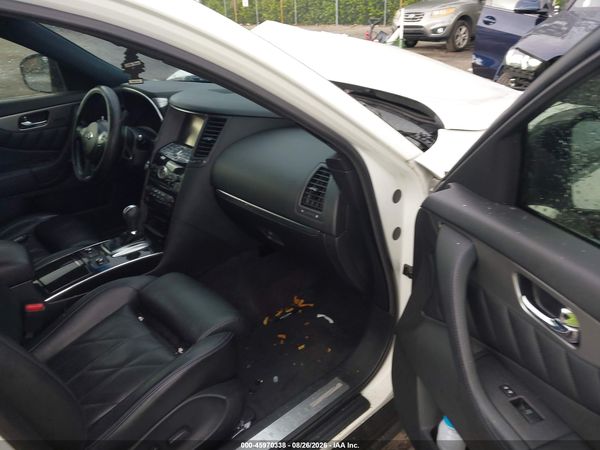 2016 INFINITI QX70