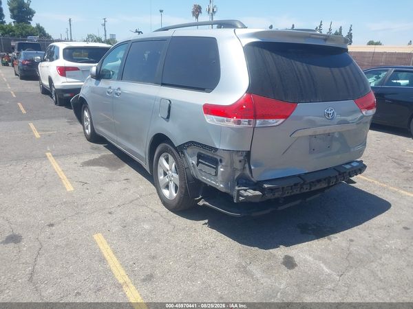 2014 TOYOTA SIENNA LE V6 8 PASSENGER — I3