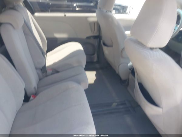 2014 TOYOTA SIENNA LE V6 8 PASSENGER — I8