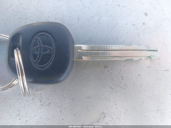 2014 TOYOTA SIENNA LE V6 8 PASSENGER — I11