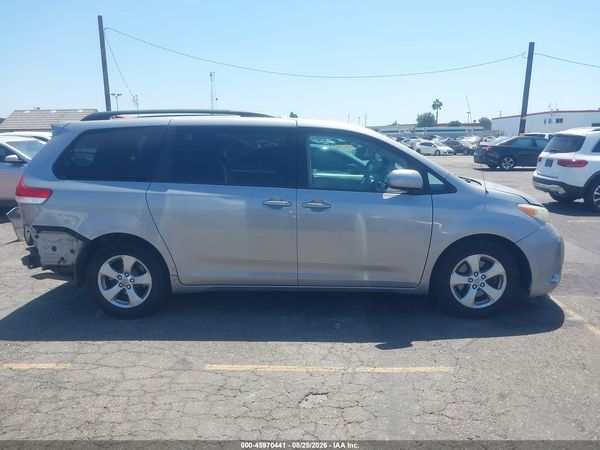 2014 TOYOTA SIENNA LE V6 8 PASSENGER — I116