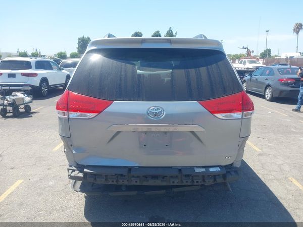 2014 TOYOTA SIENNA LE V6 8 PASSENGER — I119