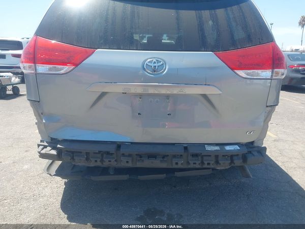 2014 TOYOTA SIENNA LE V6 8 PASSENGER — I153