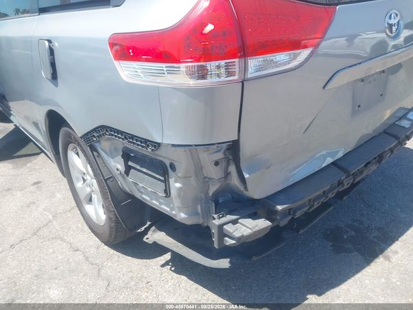 2014 TOYOTA SIENNA LE V6 8 PASSENGER — I154